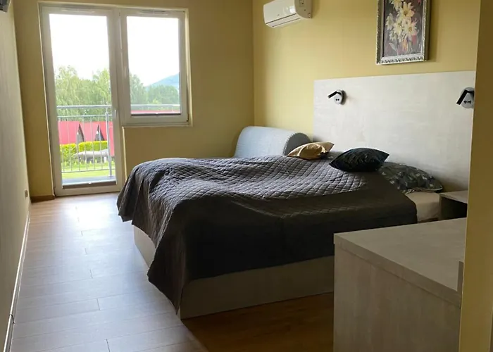 לינה וארוחת בוקר Laguna