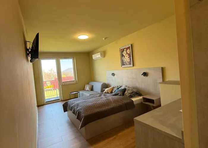 Laguna לינה וארוחת בוקר